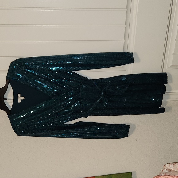 Emerald green sequins dress - Picture 2 of 5